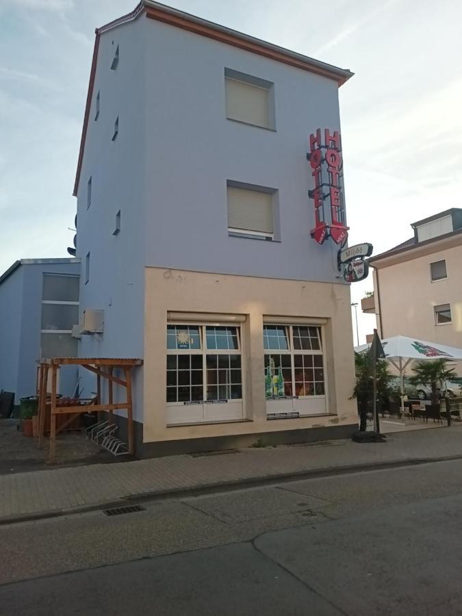 Hotel Bruchsaler Herz Exteriör bild